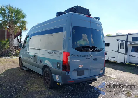 2022 Mercedes-Benz Sprinter 2500 Standard Roof V6 z USA, uszkodzony, nr VIN W1X4EBHY2NP453575